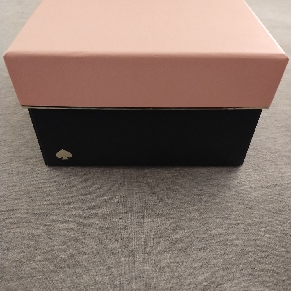 Kate Spade Shoe Box with Kate Spade Tissue Paper - Picture 12 of 16